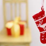 Božićna čarapa s rukama iz papira